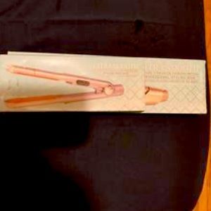 Cricket Ultra Smooth Flat Iron